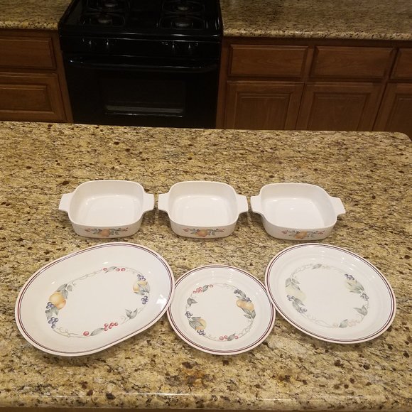 1.5 Quart Square Casserole No Lid Abundance (Corelle) by Corning - Picture 6 of 6